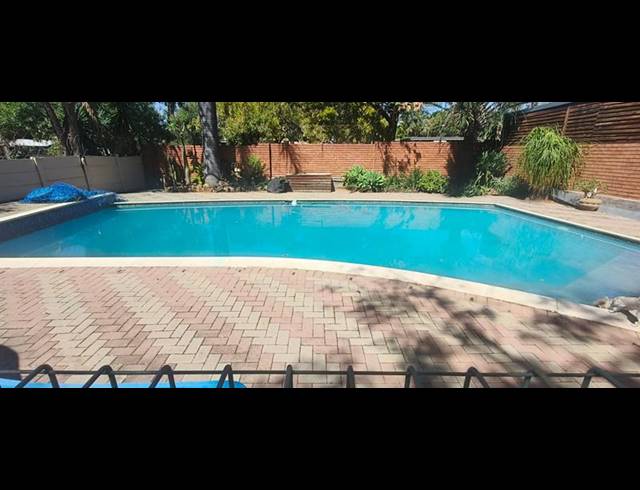 5 BEDROOM HOUSE FOR SALE IN PRETORIA GARDENS